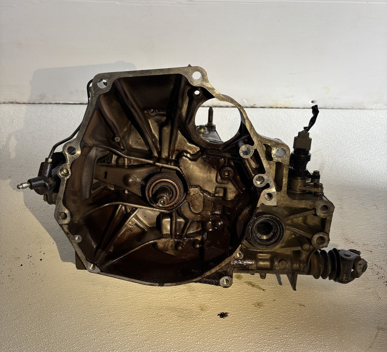 JDM Honda Civic 1996-2000 1.6L 5 Speed Manual Transmission - D16A (S8G. M.T)